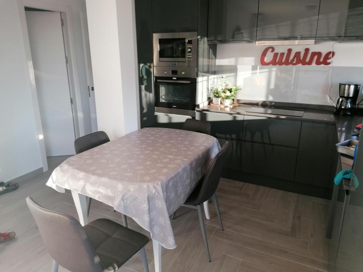 Appartement Moderne Pour 6 Adultes เบนัลมาเดนา ภายนอก รูปภาพ