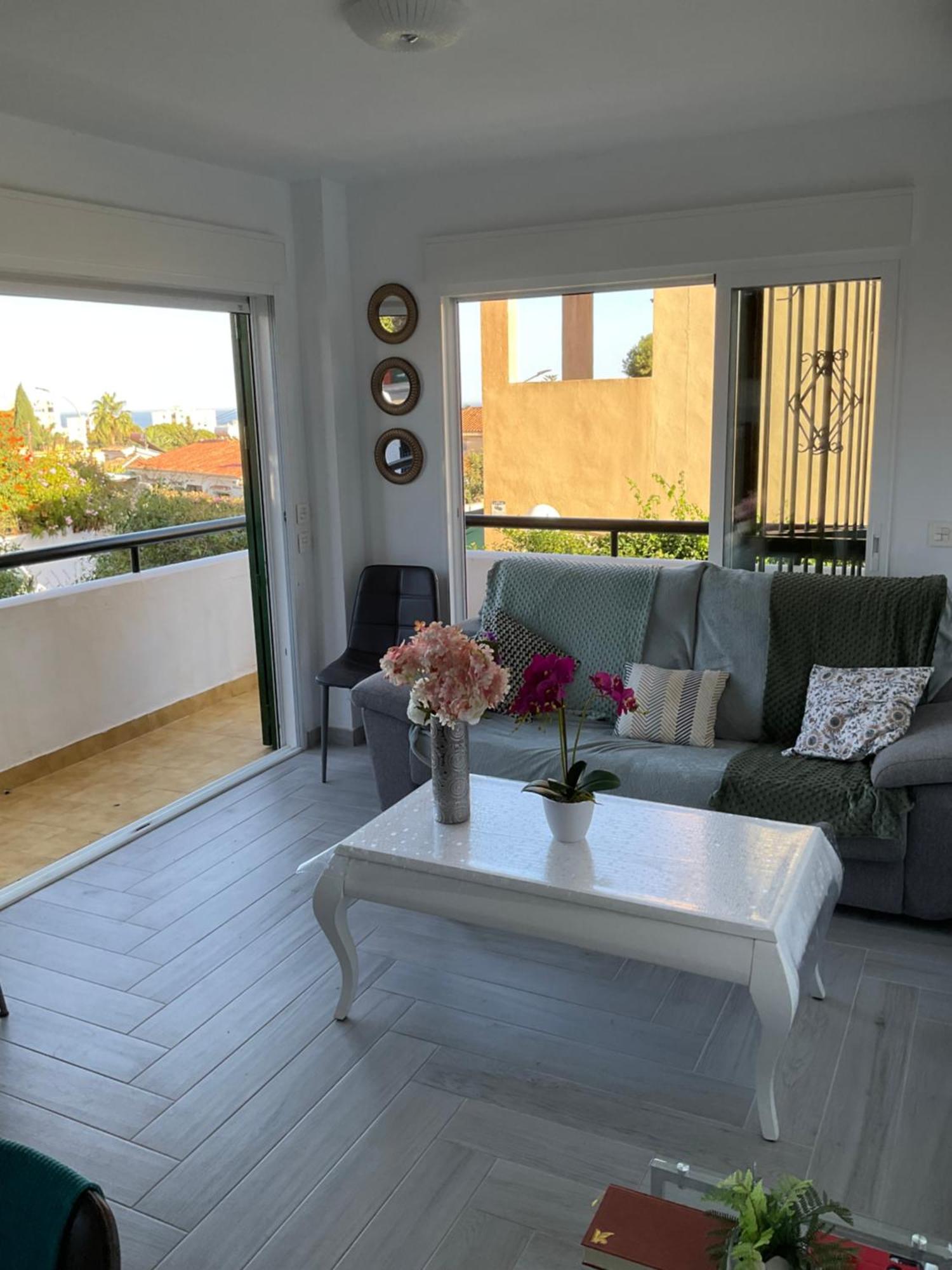 Appartement Moderne Pour 6 Adultes เบนัลมาเดนา ภายนอก รูปภาพ